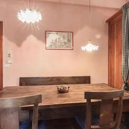 Refuge En Bois - Center And Parking Daire Courmayeur